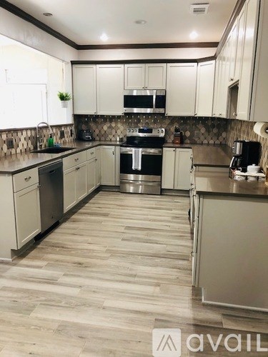 9000 Blue Hill Ct 3 Beds Single Family Home for Rent - Photo Gallery 4