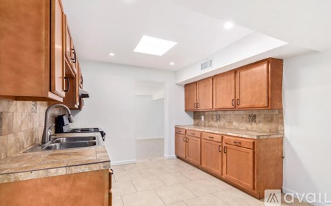 4319 S 15th Ave 4 Beds Single Family Home for Rent - Photo Gallery 5