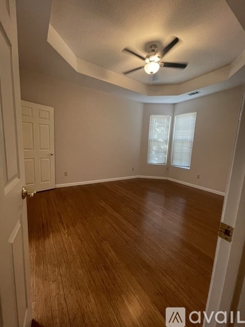 6 Hollycrest Boulevard 3 Beds Single Family Home for Rent - Photo Gallery 4