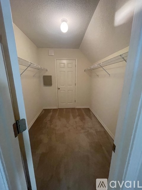 6 Hollycrest Boulevard 3 Beds Single Family Home for Rent - Photo Gallery 10