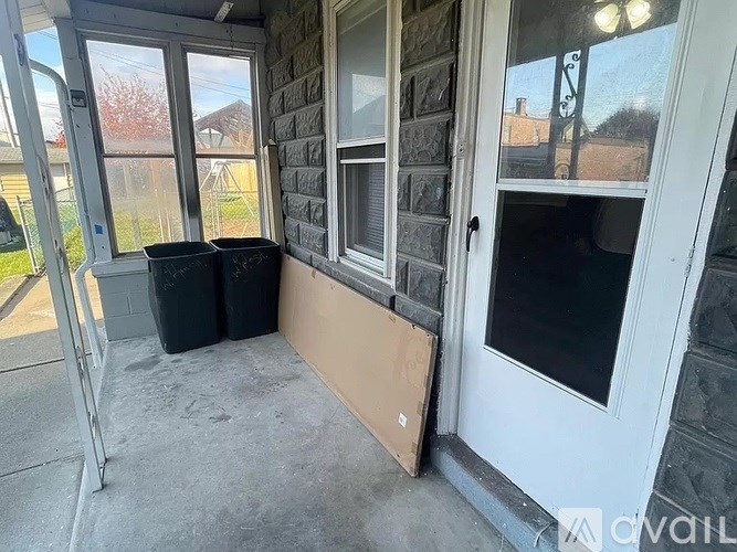 47 West 17th Street 3 Beds Single Family Home for Rent - Photo Gallery 11