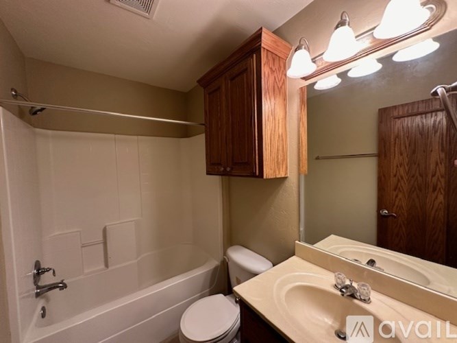 3605 NW 51st St 3 Beds Single Family Home for Rent - Photo Gallery 11