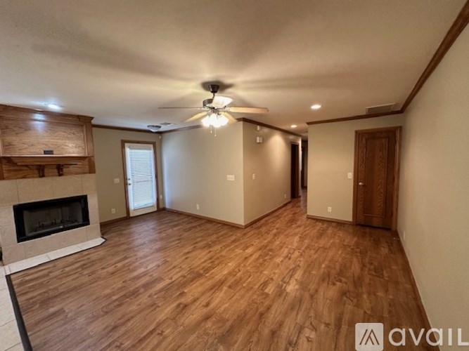 3605 NW 51st St 3 Beds Single Family Home for Rent - Photo Gallery 3