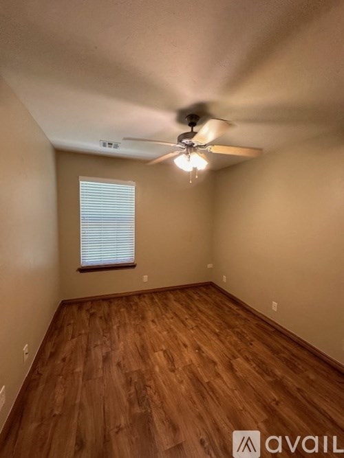 3605 NW 51st St 3 Beds Single Family Home for Rent - Photo Gallery 7