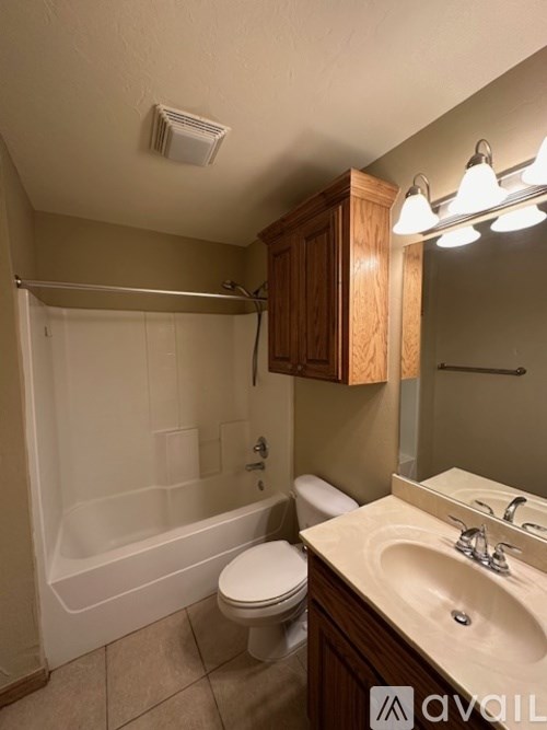 3605 NW 51st St 3 Beds Single Family Home for Rent - Photo Gallery 8