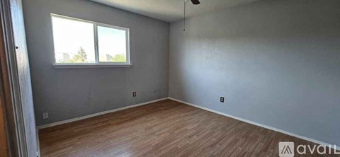 12201 Eric Ct NE 2 Beds Apartment for Rent - Photo Gallery 5