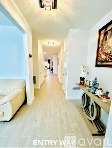 35 White Rabbit Run 4 Beds Single Family Home for Rent - Photo Gallery 5