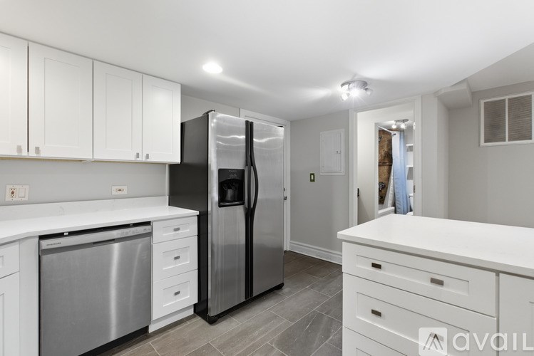 5611 N Glenwood Ave 1 Bed Apartment for Rent - Photo Gallery 6