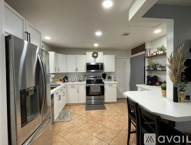 6500 Southwest 4th Street 3 Beds Single Family Home for Rent - Photo Gallery 5