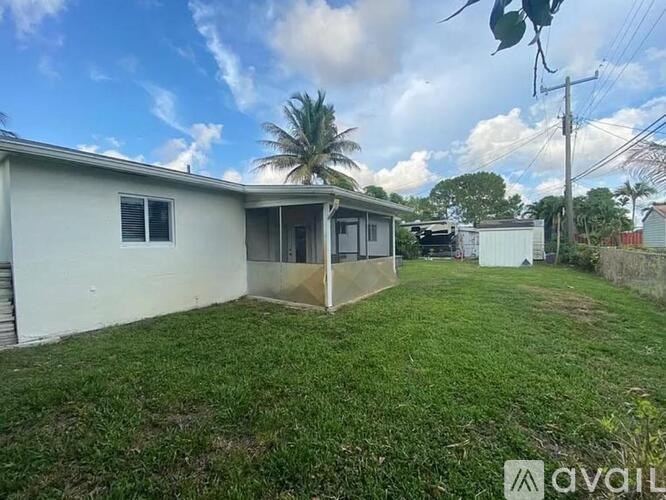 6500 Southwest 4th Street 3 Beds Single Family Home for Rent - Photo Gallery 7