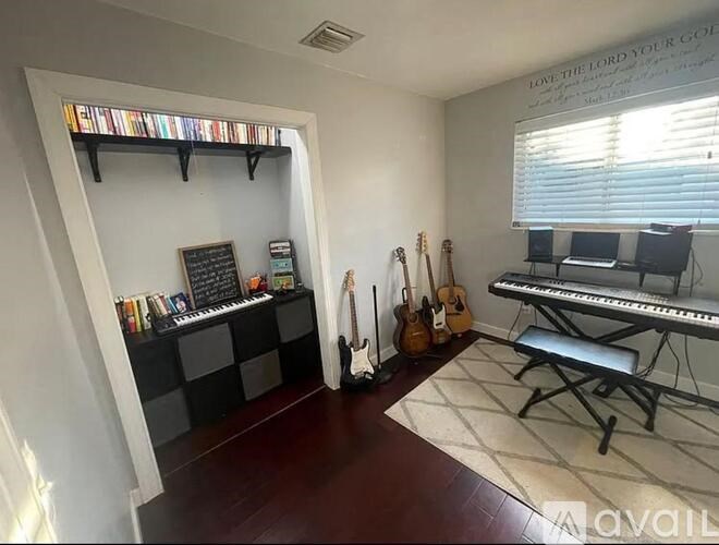 6500 Southwest 4th Street 3 Beds Single Family Home for Rent - Photo Gallery 10