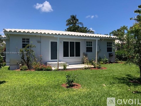 1538 Funston St 2 Beds Single Family Home for Rent - Photo Gallery 3