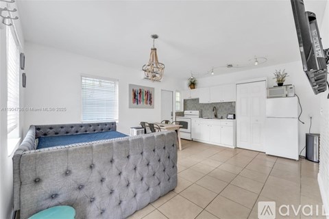 1639 Hayes St 1 Bed Apartment for Rent - Photo Gallery 10