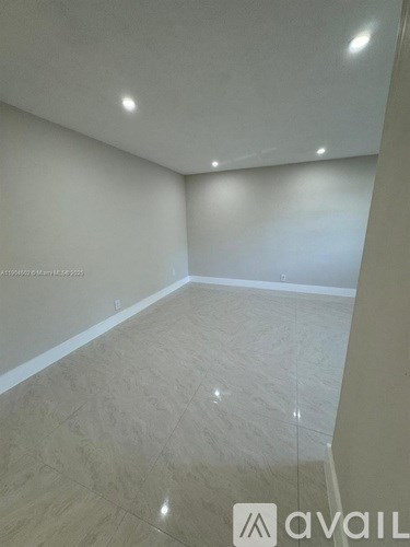 2418 Polk St 1 Bed Apartment for Rent - Photo Gallery 16