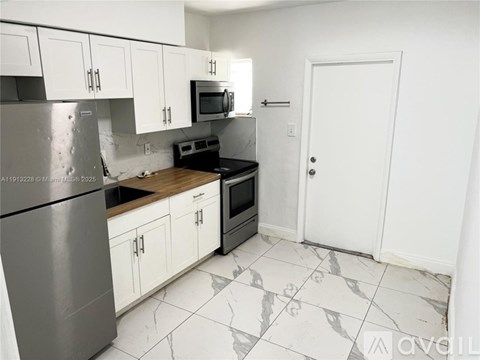 2226 Cody St 2 Beds Apartment for Rent - Photo Gallery 6
