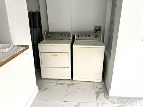2226 Cody St 2 Beds Apartment for Rent - Photo Gallery 7