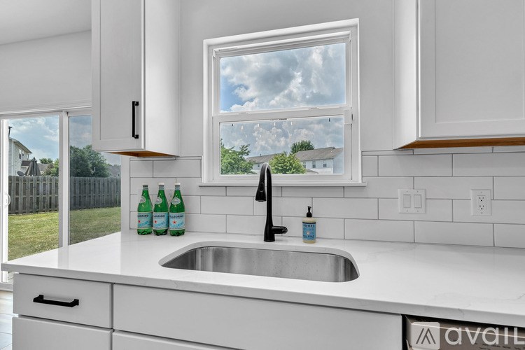 9724 Brooks Drive 6 Beds Single Family Home for Rent - Photo Gallery 13