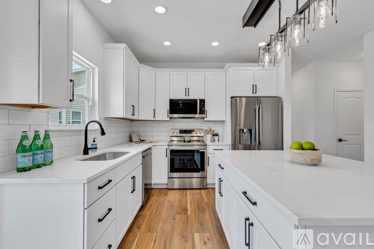 9724 Brooks Drive 6 Beds Single Family Home for Rent - Photo Gallery 18