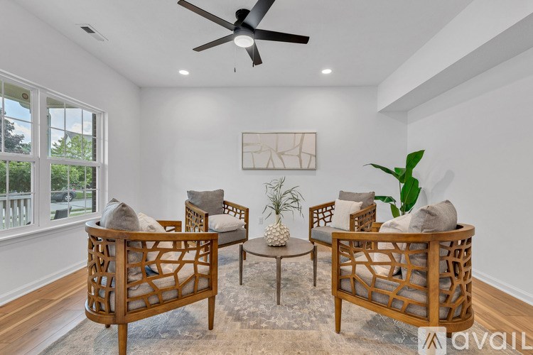 9724 Brooks Drive 6 Beds Single Family Home for Rent - Photo Gallery 9