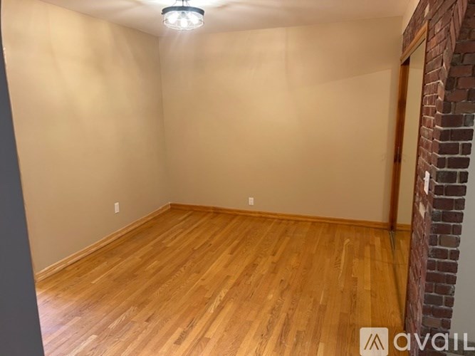 28-36 49th Street 2 Beds Townhouse for Rent - Photo Gallery 3