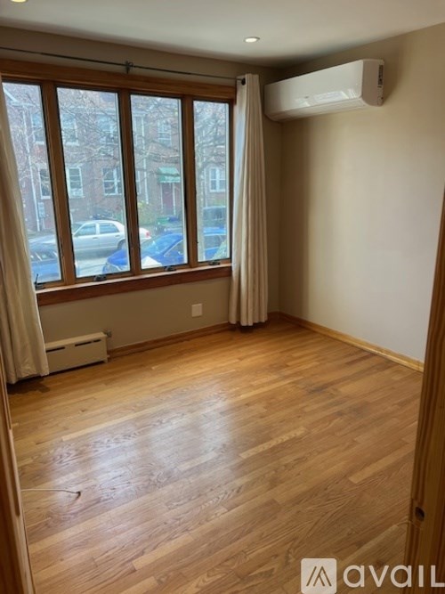 28-36 49th Street 2 Beds Townhouse for Rent - Photo Gallery 6