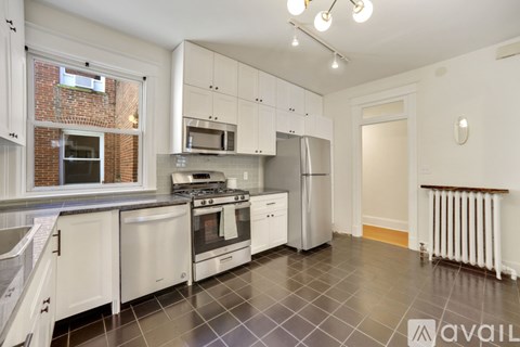 710 Maryland Ave NE 3 Beds Apartment for Rent - Photo Gallery 7