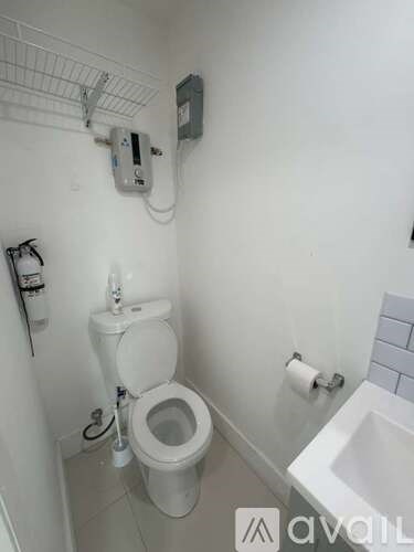 6242 Southwest 24th Street 1 Bed Single Family Home for Rent - Photo Gallery 5