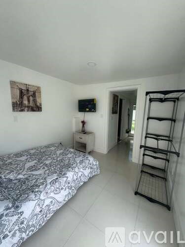 6242 Southwest 24th Street 1 Bed Single Family Home for Rent - Photo Gallery 8