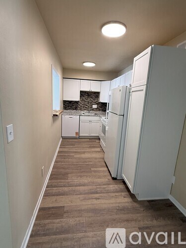 214 East 13th Street 2 Beds Apartment for Rent - Photo Gallery 5