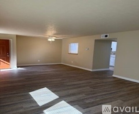 1002 East Main Street 1 Bed Apartment for Rent - Photo Gallery 2