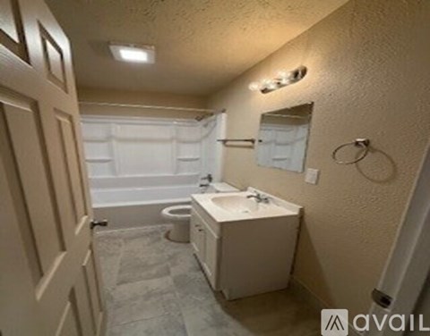 1002 East Main Street 1 Bed Apartment for Rent - Photo Gallery 4