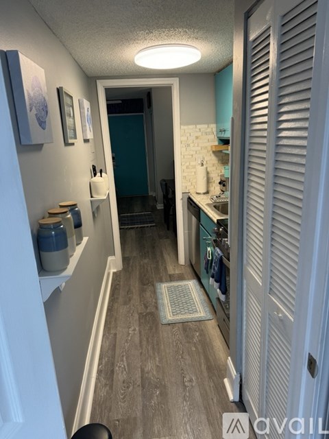 210 75th Avenue North 1 Bed Condo for Rent - Photo Gallery 11