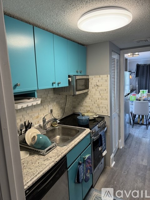 210 75th Avenue North 1 Bed Condo for Rent - Photo Gallery 13