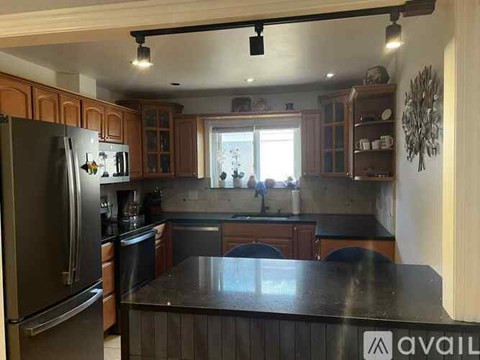 1354 East Washington Street 2 Beds Apartment for Rent