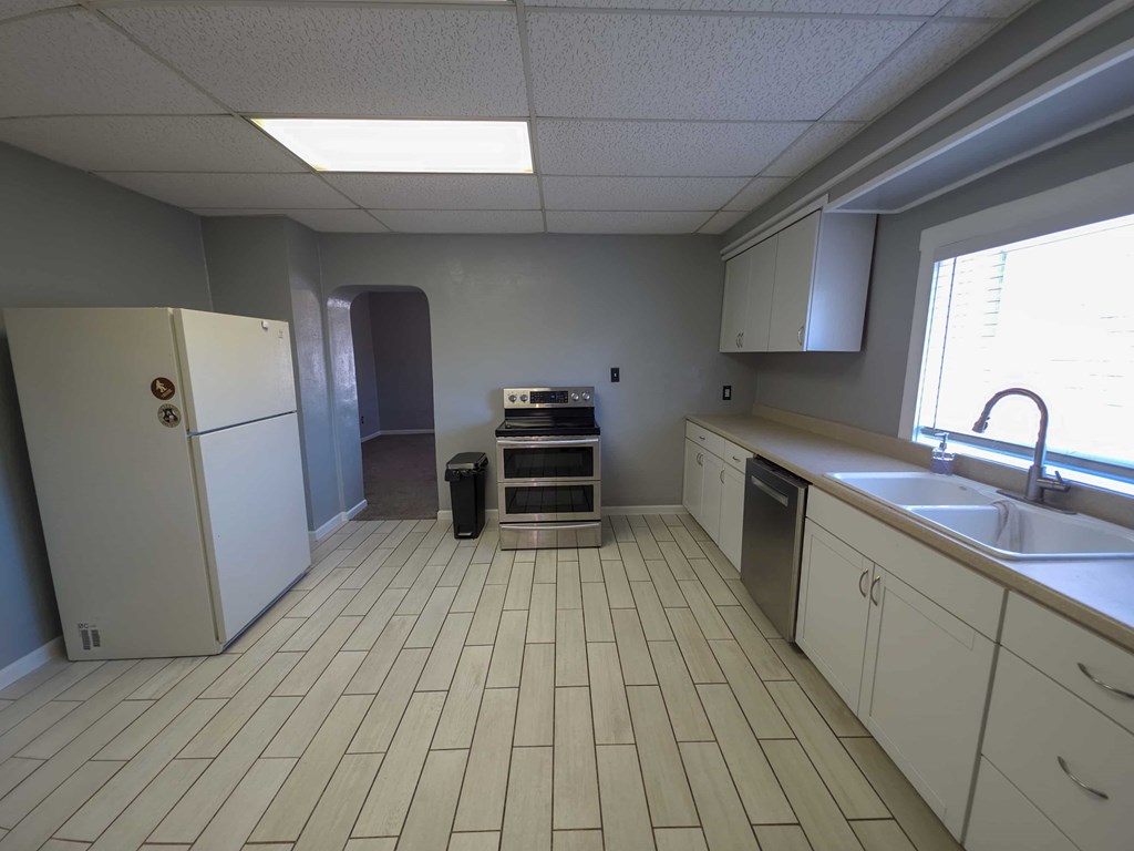 321 W 7th St 2 Beds House for Rent - Photo Gallery 9