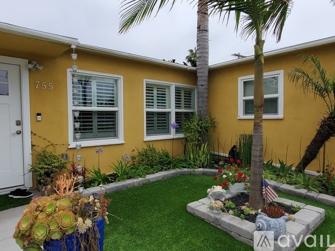 755 2nd Street 3 Beds Single Family Home for Rent - Photo Gallery 2