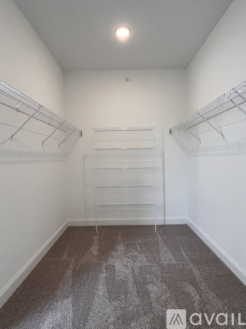 1204 S Person Street Unit 201 3 Beds Single Family Home for Rent - Photo Gallery 15