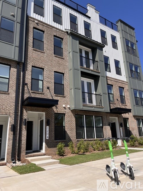 1204 S Person Street Unit 201 3 Beds Single Family Home for Rent - Photo Gallery 19