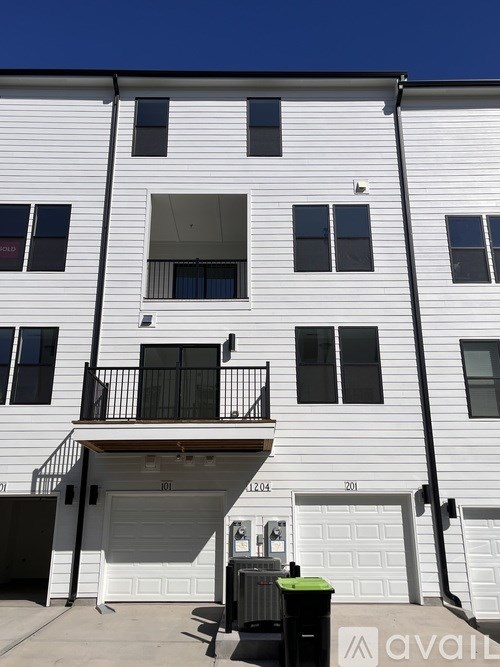 1204 S Person Street Unit 201 3 Beds Single Family Home for Rent - Photo Gallery 20