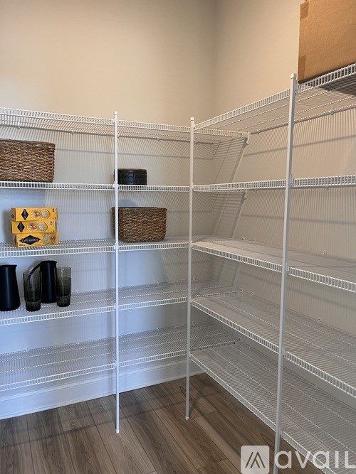 1204 S Person Street Unit 201 3 Beds Single Family Home for Rent - Photo Gallery 8