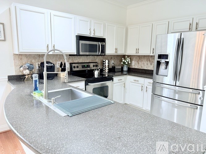 324 Long Pointe Ln 2 Beds Townhouse for Rent - Photo Gallery 3