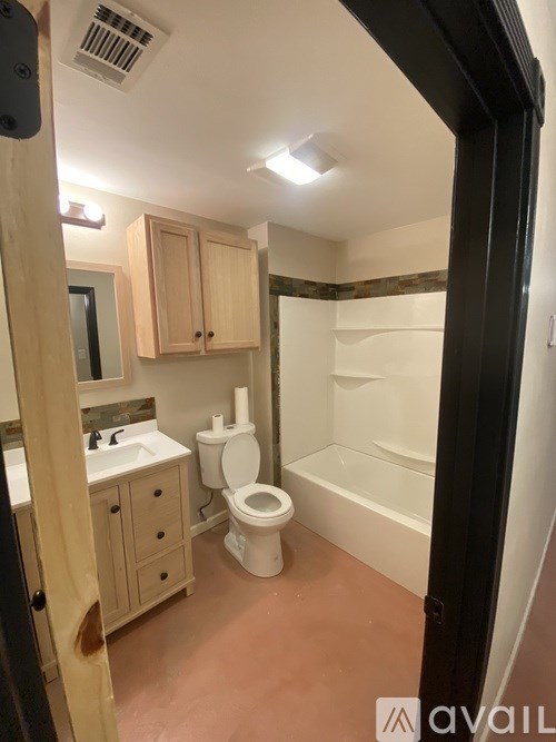 3540-B North Foster Dr 2 Beds Single Family Home for Rent - Photo Gallery 8