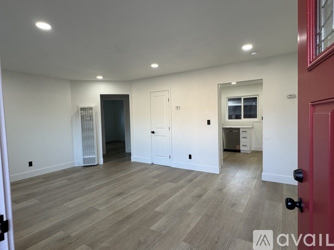 1464 Locust Street 2 Beds Single Family Home for Rent - Photo Gallery 3