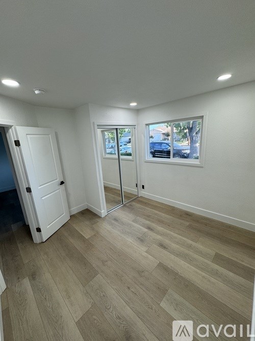 1464 Locust Street 2 Beds Single Family Home for Rent - Photo Gallery 4