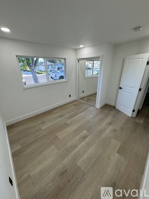 1464 Locust Street 2 Beds Single Family Home for Rent - Photo Gallery 5