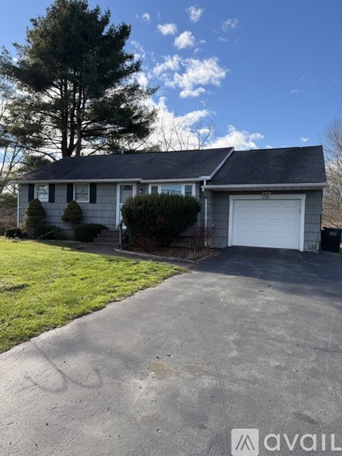 8587 Caughdenoy Rd 3 Beds Apartment for Rent