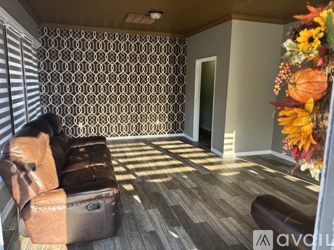 602 E Tuscaloosa St 4 Beds Apartment for Rent - Photo Gallery 2