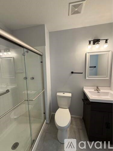 6735 South 153rd Circle 3 Beds Single Family Home for Rent - Photo Gallery 11