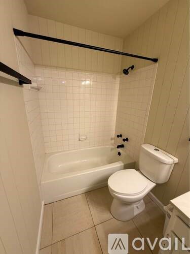 6735 South 153rd Circle 3 Beds Single Family Home for Rent - Photo Gallery 4