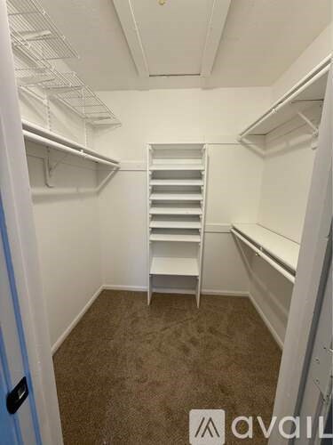 6735 South 153rd Circle 3 Beds Single Family Home for Rent - Photo Gallery 7